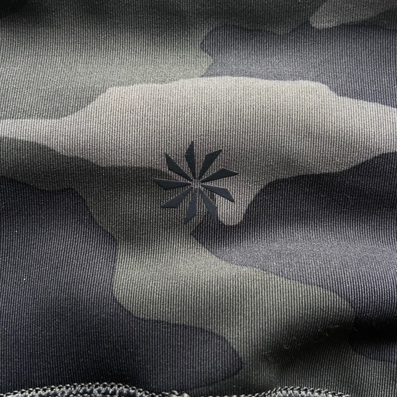 Athleta Ultimate Camo 7/8 Tight Leggings-Pockets-Green-Size XS - Picture 12 of 13